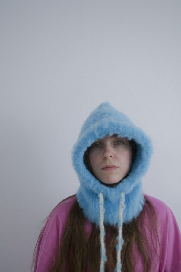 Kapturek blurred niebieski