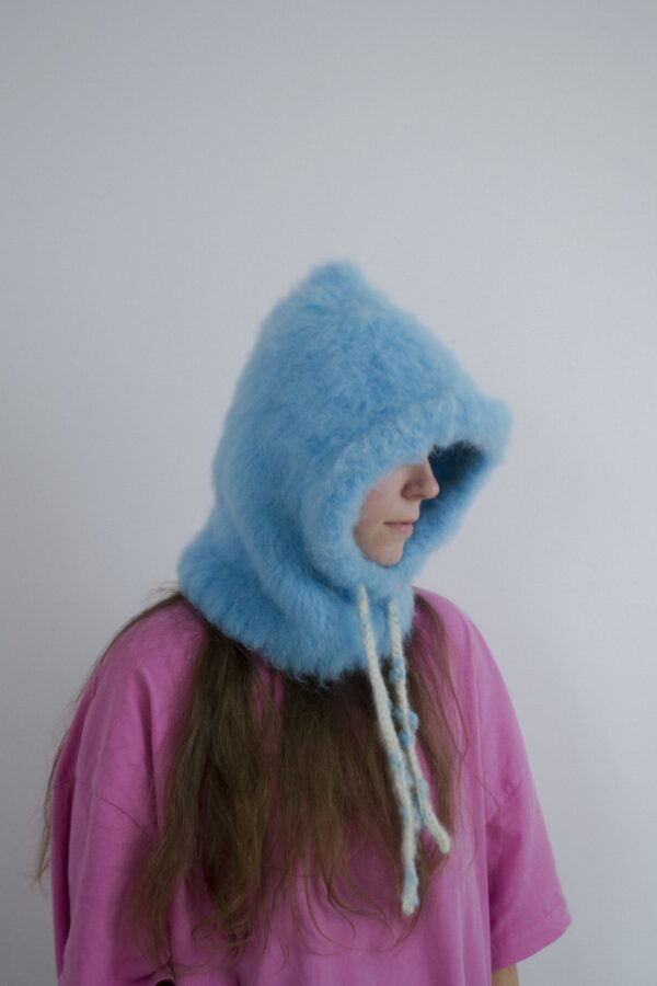 Kapturek blurred niebieski