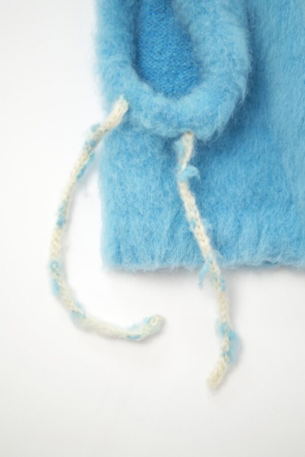 Kapturek blurred niebieski