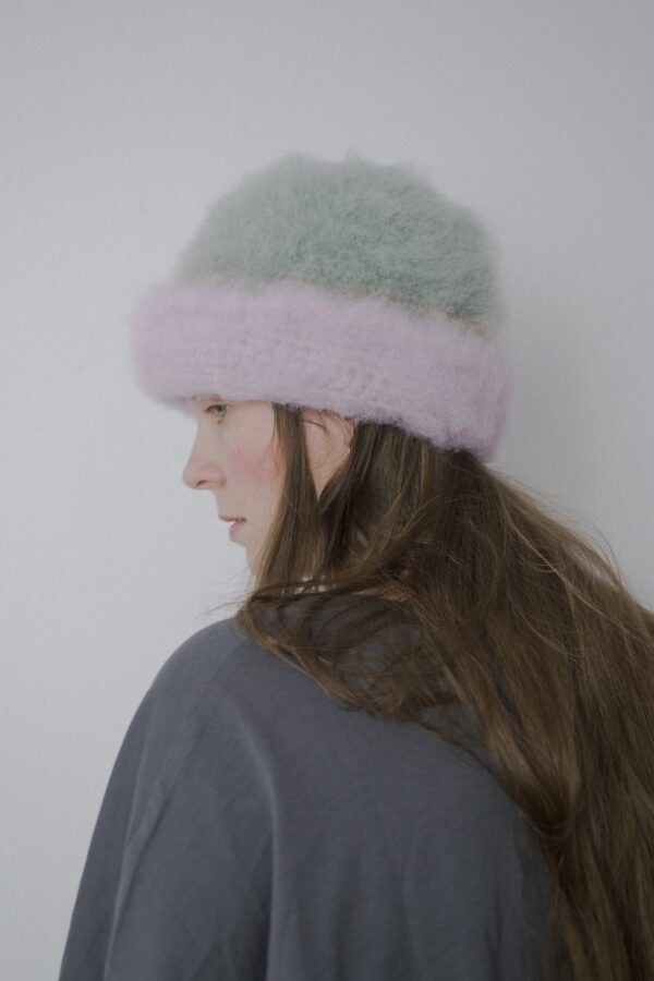 Czapka blurred morning dew