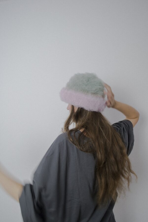 Czapka blurred morning dew