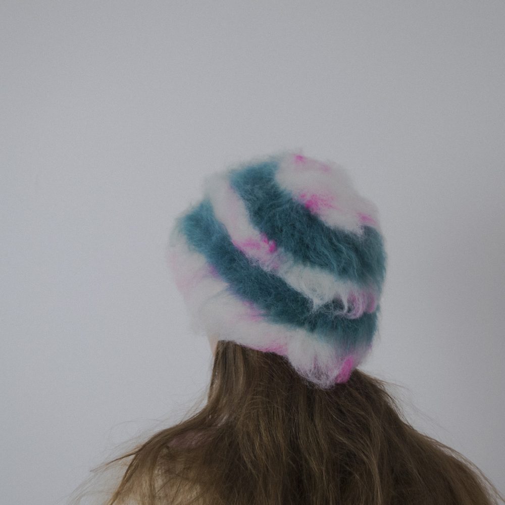 Czapka blurred stripes
