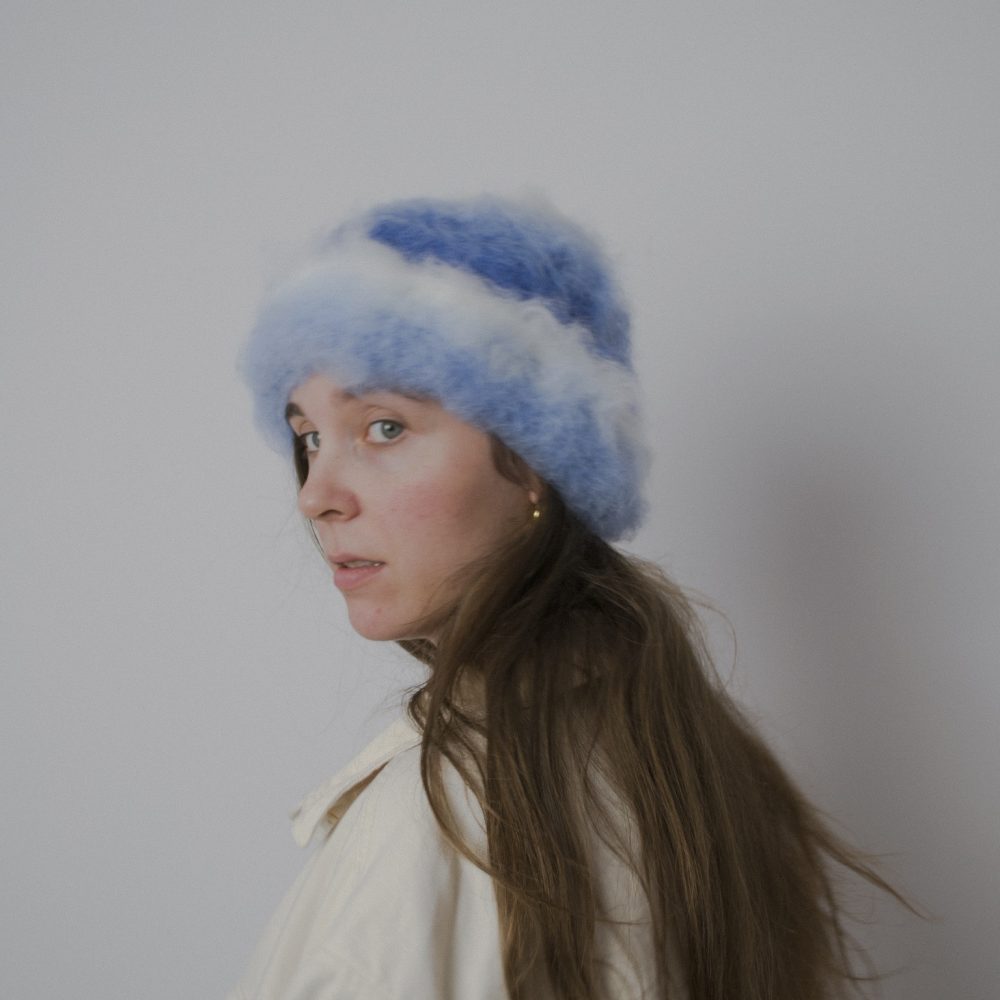 Czapka blurred glacier