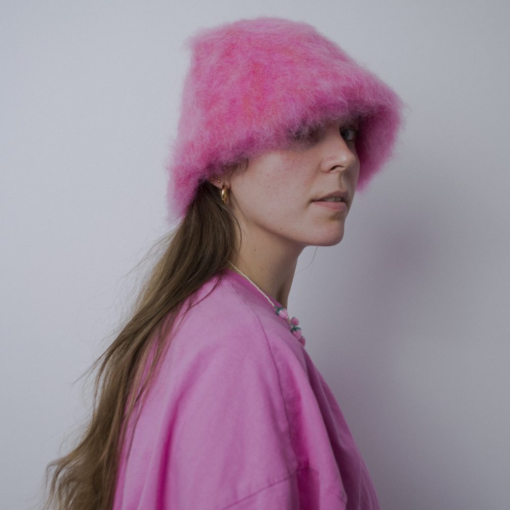 5 Kapelusz blurred candy pink