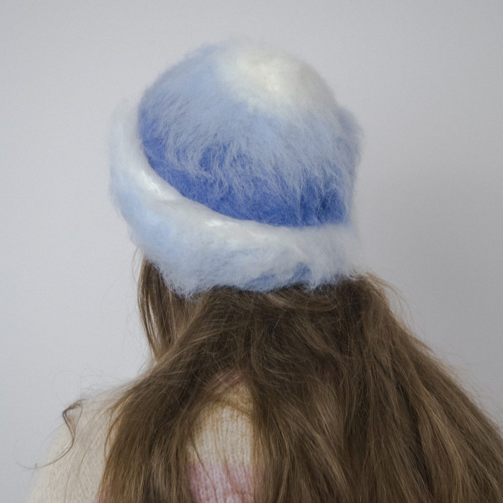 Czapka blurred glacier