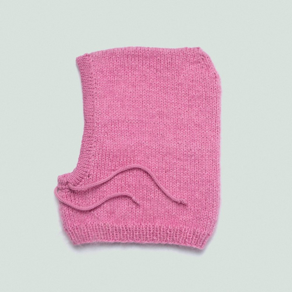 Kapturek z troczkami bubble gum mohair