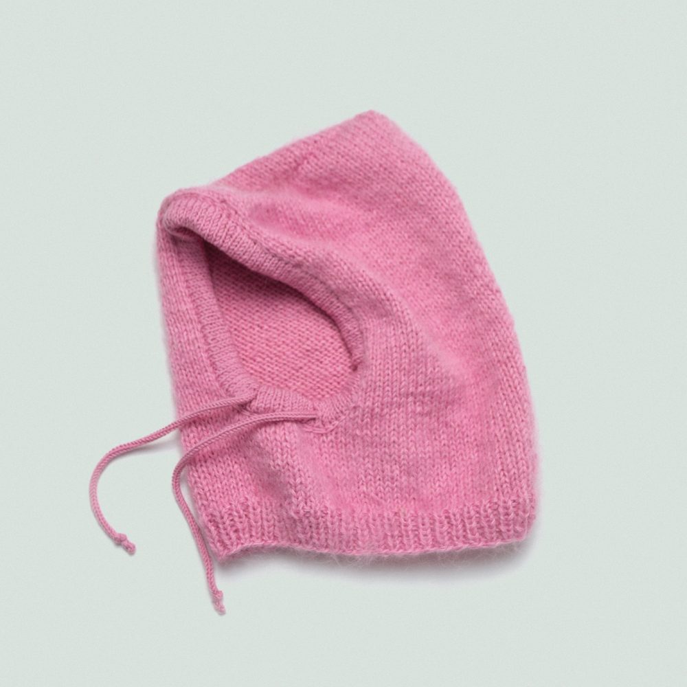 Kapturek z troczkami bubble gum mohair