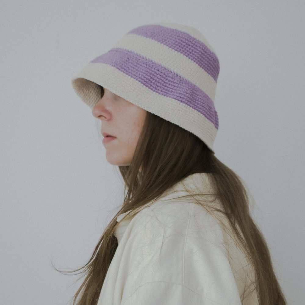 16 Bucket hat bluberry shake