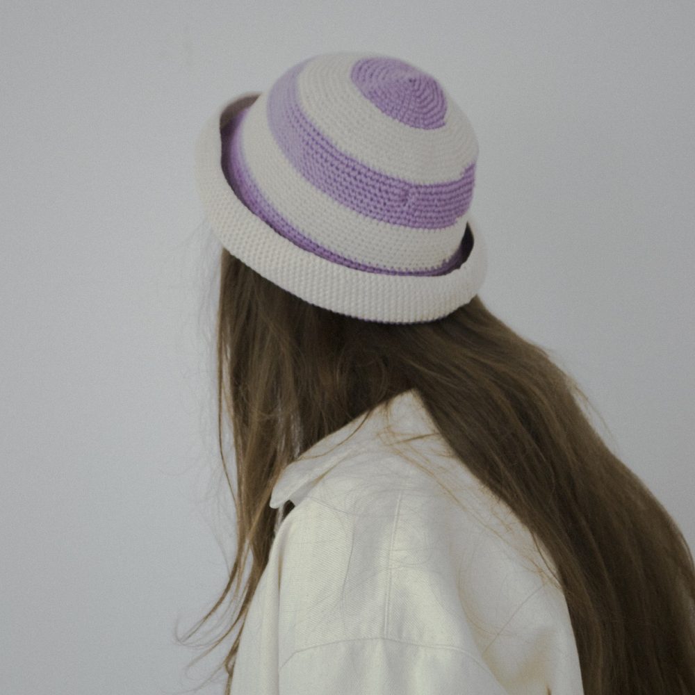18 Bucket hat bluberry shake