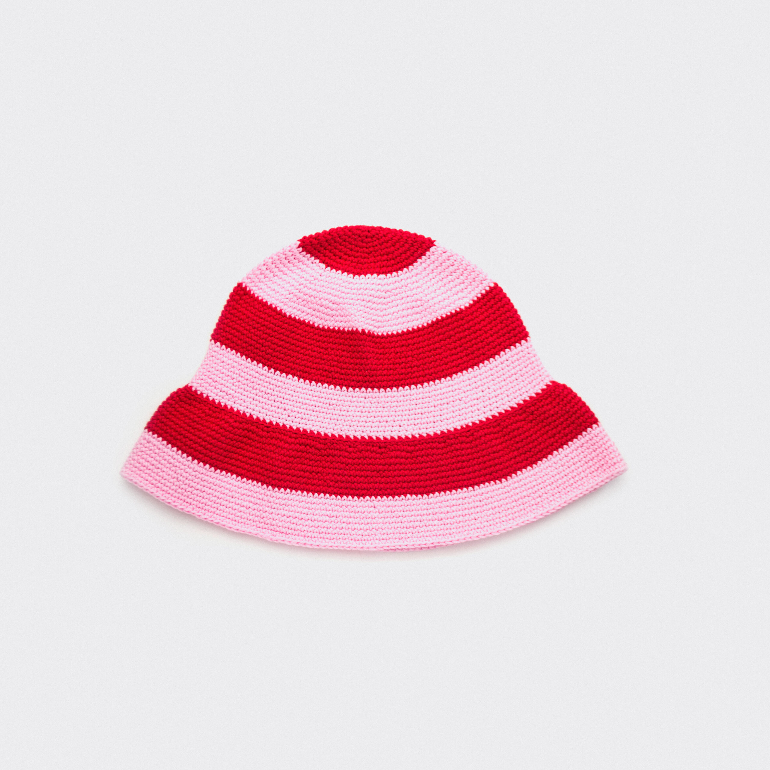 21-01 Bucket hat strawberry
