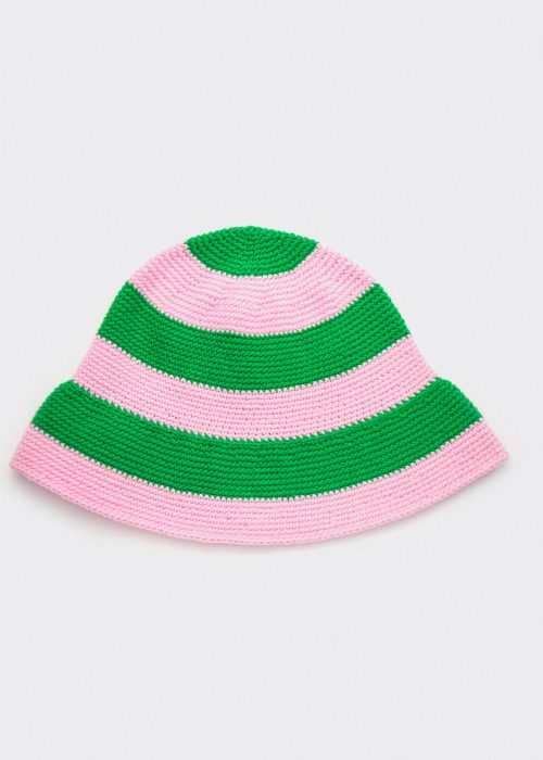 Bucket hat meadow