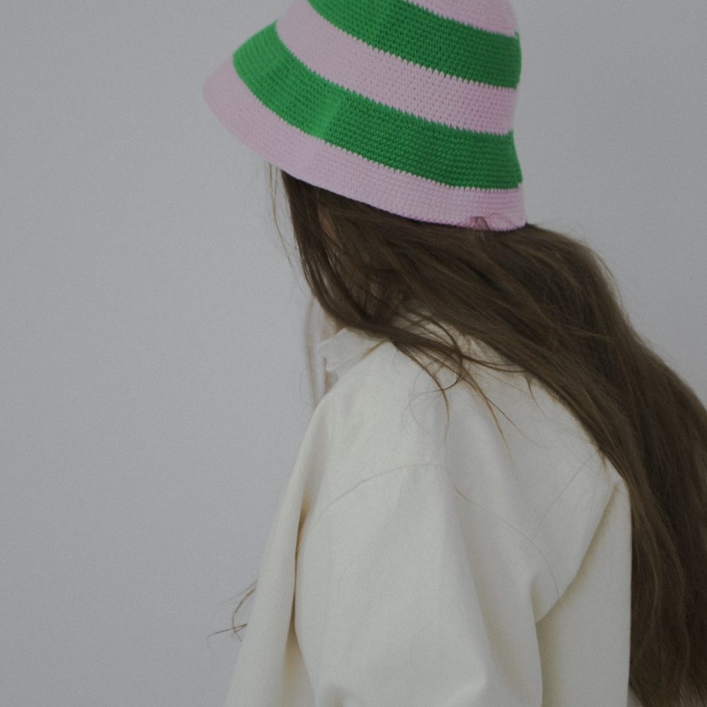 25 Bucket hat meadow