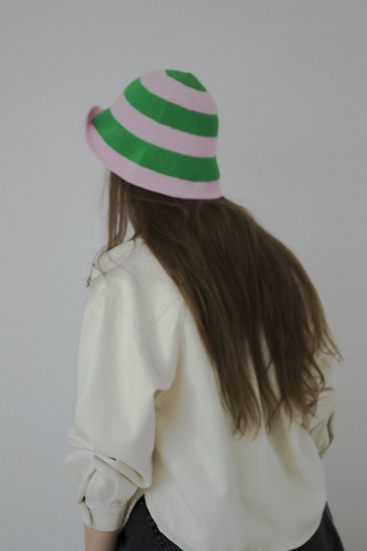 26 Bucket hat meadow