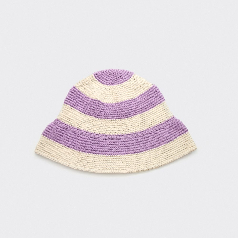 27-01 Bucket hat bluberry shake