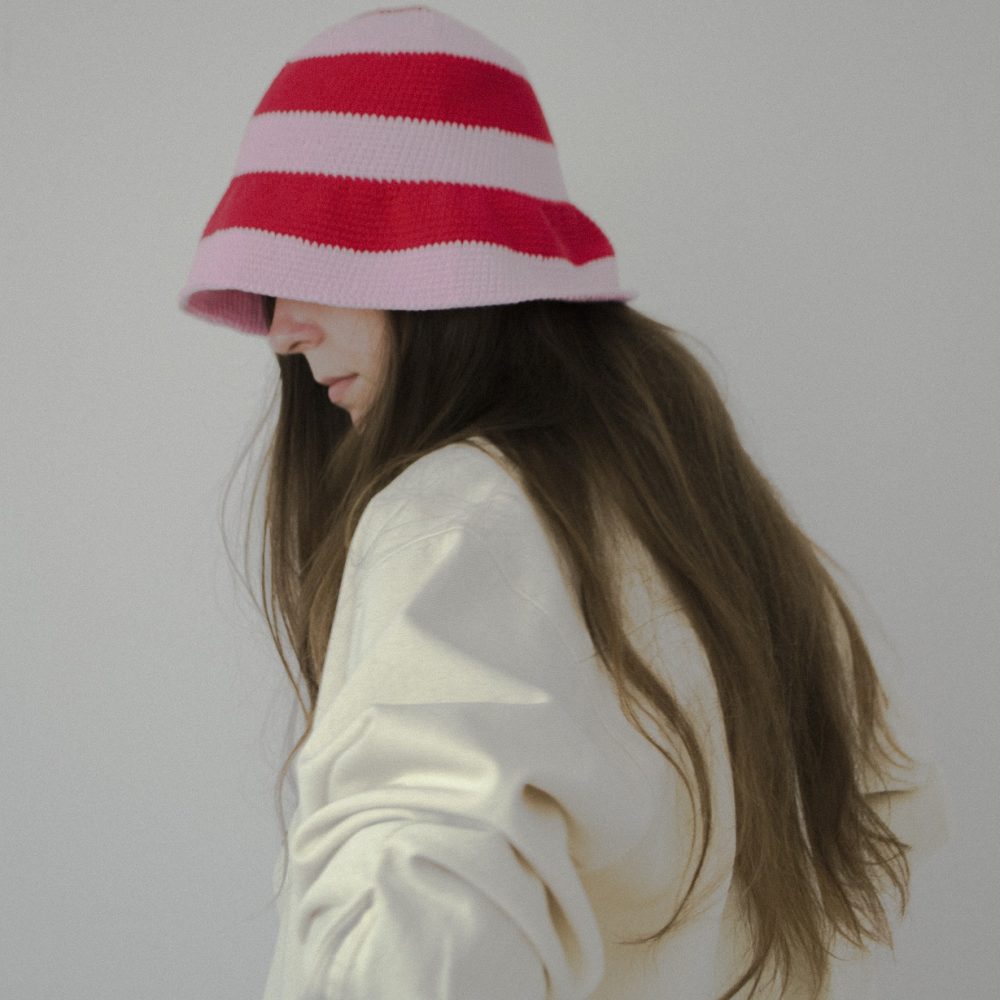 33 Bucket hat strawberry