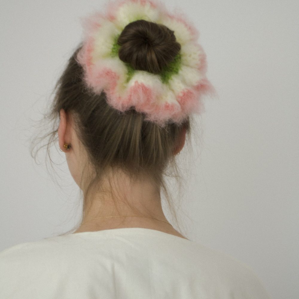Scrunchie flower peachy