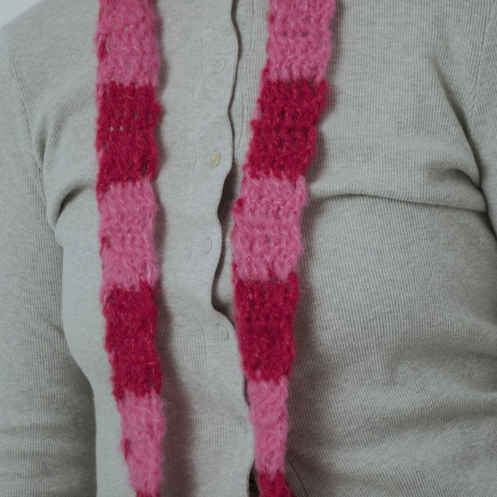 Tiny scarf almond