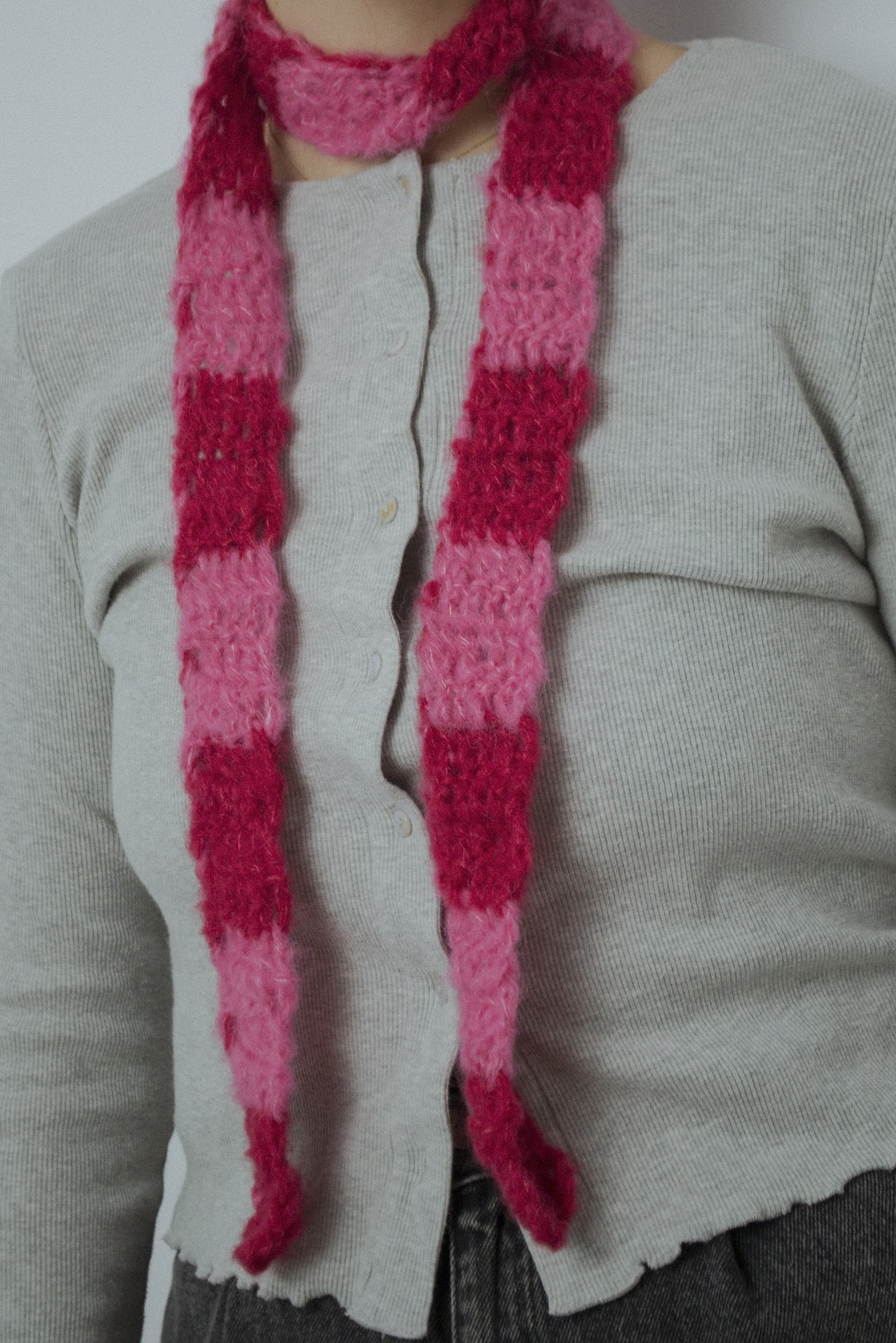 Tiny scarf almond