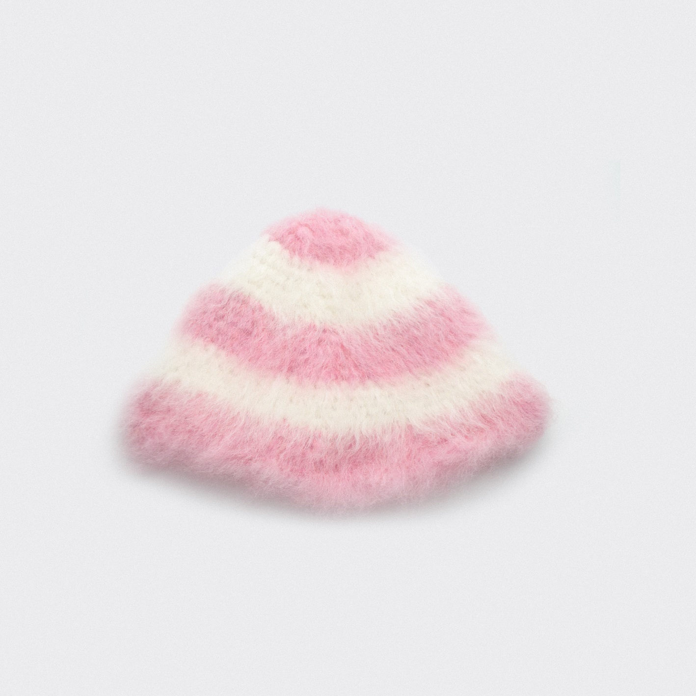 25-01 Kapelusz blurred stripes